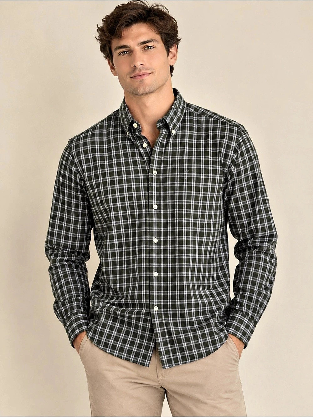 IZOD Plaid Button Down in Green & White Size S